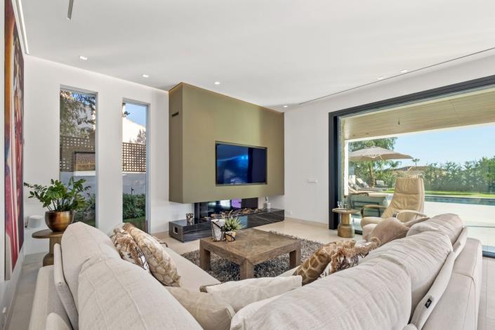 Image No.49-4 Bed Villa / Detached for sale