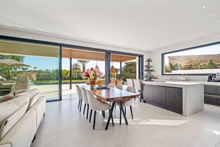 Image No.55-4 Bed Villa / Detached for sale