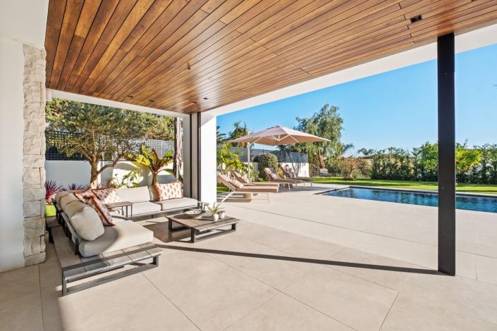 Image No.58-4 Bed Villa / Detached for sale