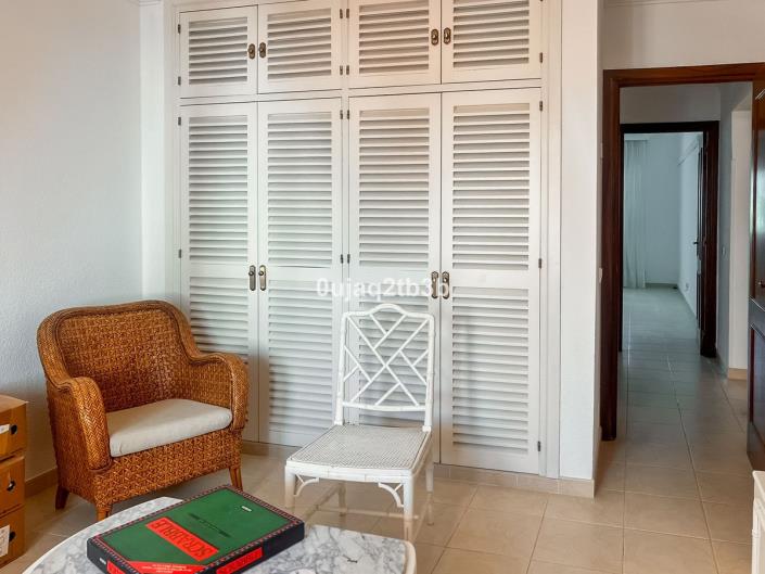 Image No.24-3 Bed Apartment for sale