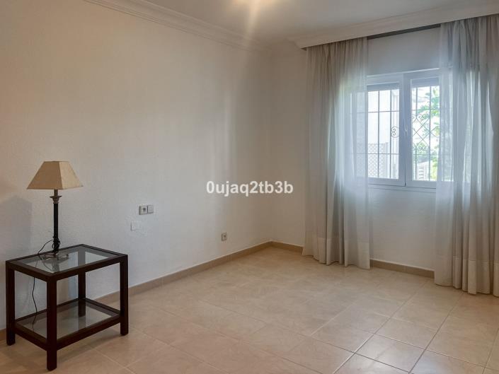 Image No.28-3 Bed Apartment for sale