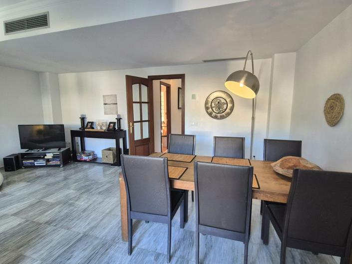 Image No.7-3 Bed House for sale