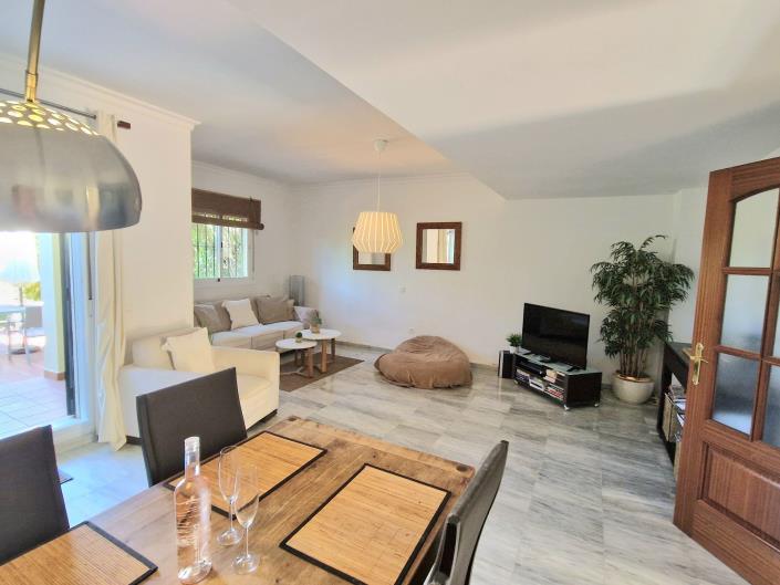 Image No.10-3 Bed House for sale