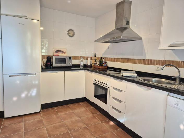 Image No.13-3 Bed House for sale