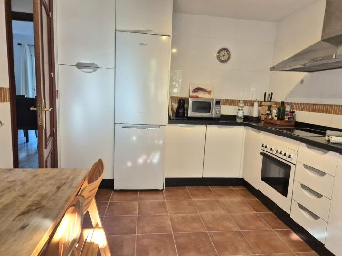 Image No.14-3 Bed House for sale