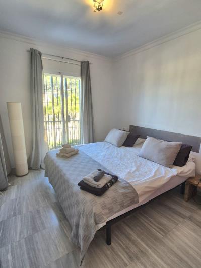 Image No.18-3 Bed House for sale