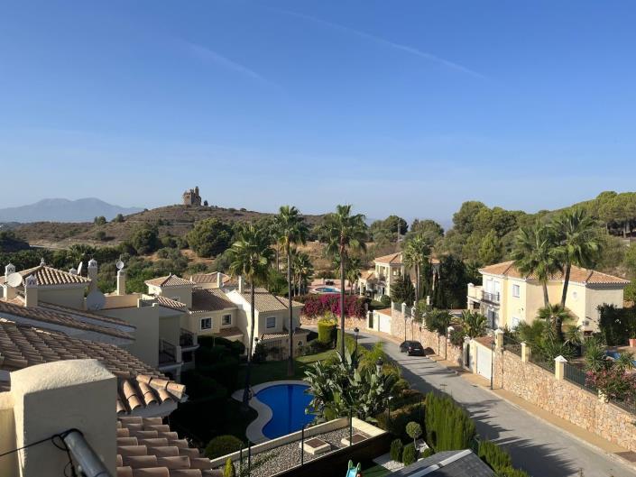 Image No.34-3 Bed House for sale