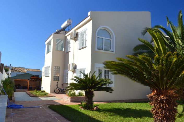 Image No.3-6 Bed Villa / Detached for sale
