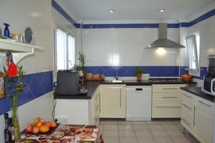 Image No.12-6 Bed Villa / Detached for sale