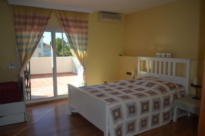 Image No.16-6 Bed Villa / Detached for sale