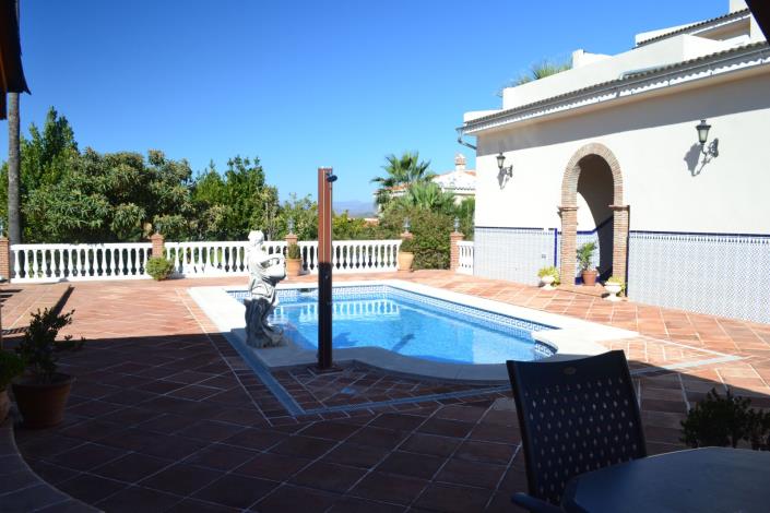Image No.41-6 Bed Villa / Detached for sale