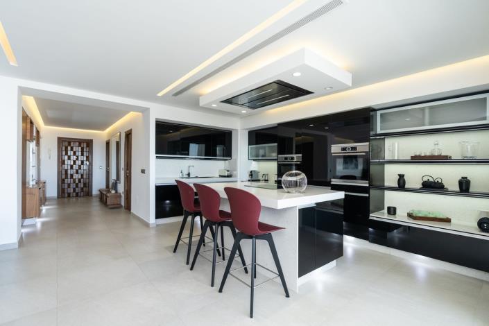 Image No.10-3 Bed Apartment for sale