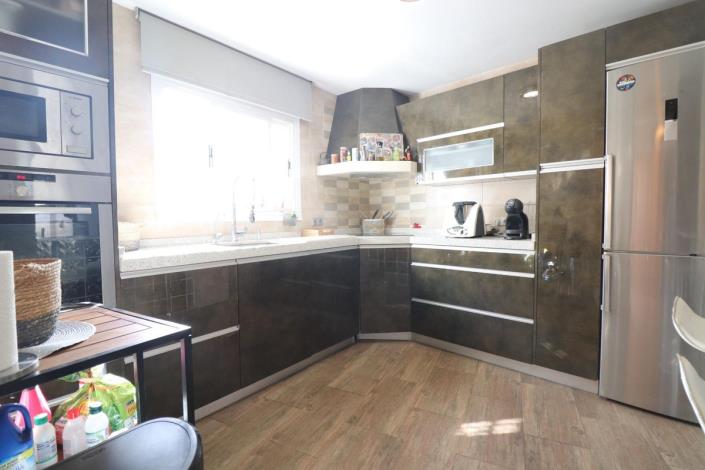 Image No.9-3 Bed Townhouse for sale