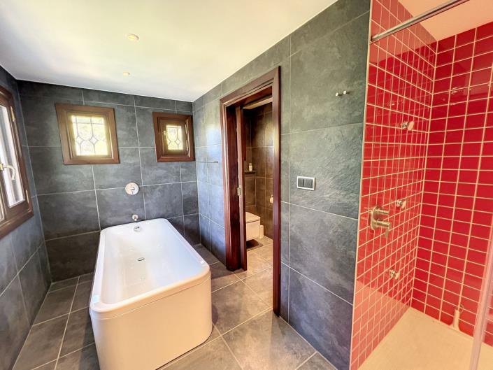 Image No.24-4 Bed Villa for sale