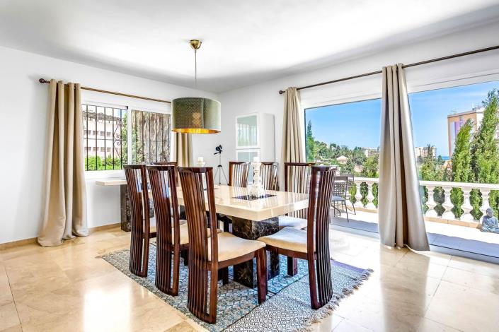 Image No.5-4 Bed Villa / Detached for sale