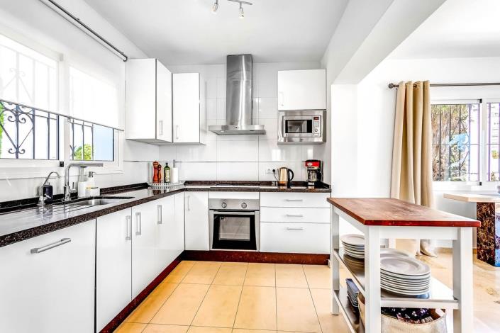 Image No.8-4 Bed Villa / Detached for sale