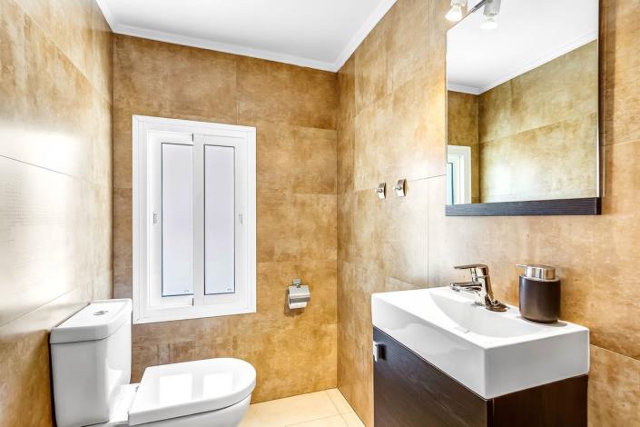 Image No.17-4 Bed Villa / Detached for sale