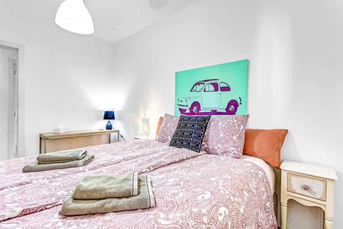 Image No.24-4 Bed Villa / Detached for sale