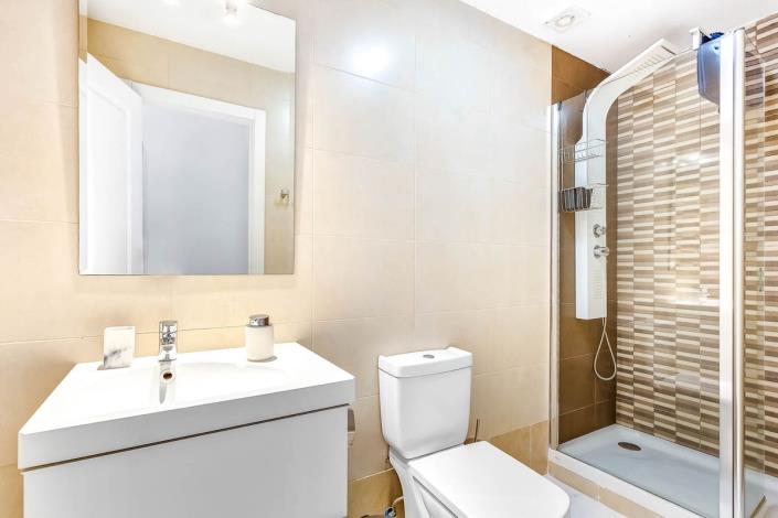 Image No.25-4 Bed Villa / Detached for sale