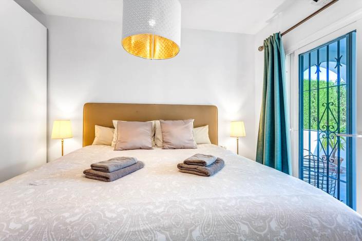 Image No.29-4 Bed Villa / Detached for sale