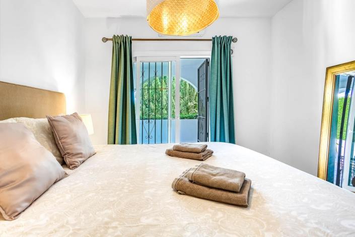 Image No.31-4 Bed Villa / Detached for sale