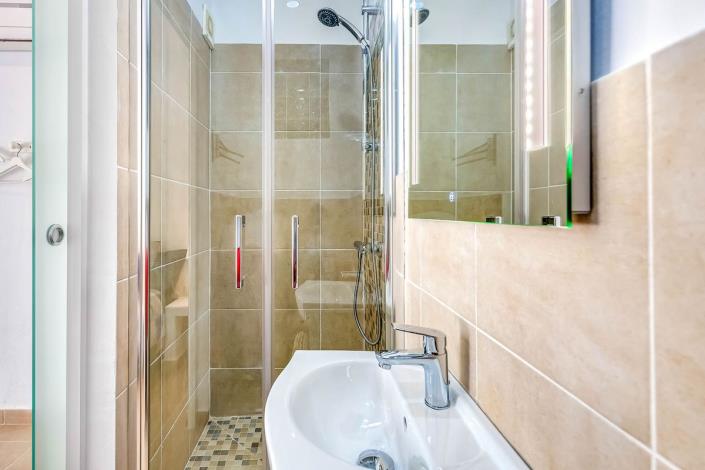 Image No.38-4 Bed Villa / Detached for sale