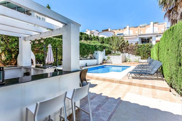 Image No.39-4 Bed Villa / Detached for sale