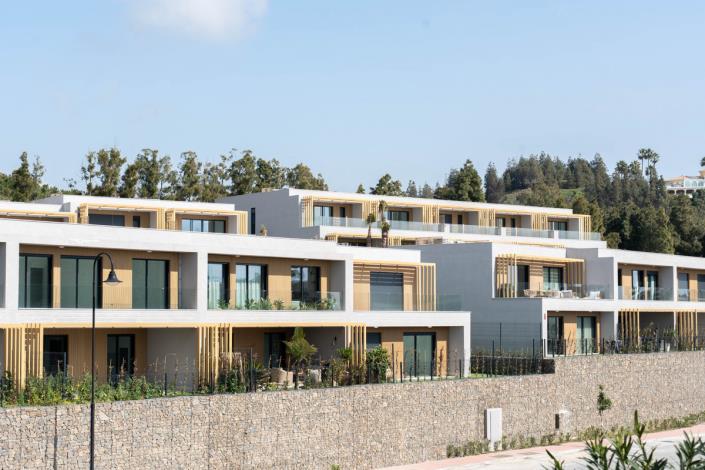 Image No.1-3 Bed Townhouse for sale