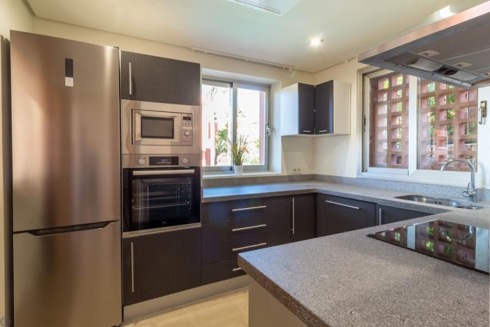 Image No.16-4 Bed Townhouse for sale