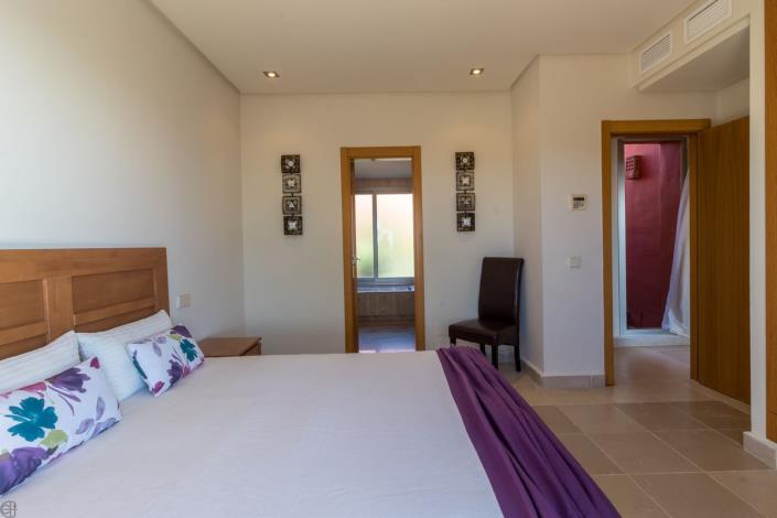 Image No.20-4 Bed Townhouse for sale