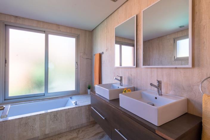 Image No.22-4 Bed Townhouse for sale