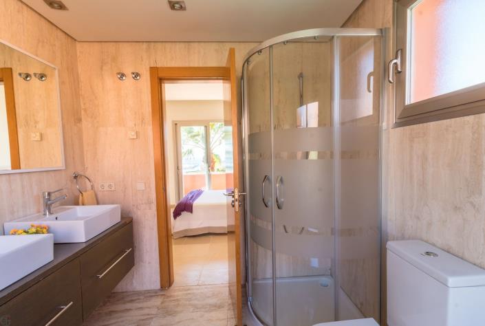 Image No.24-4 Bed Townhouse for sale