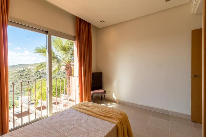 Image No.27-4 Bed Townhouse for sale