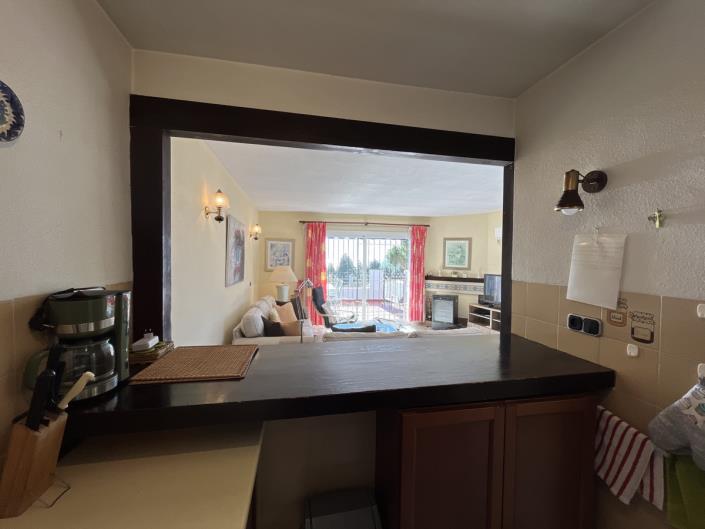 Image No.17-4 Bed Townhouse for sale