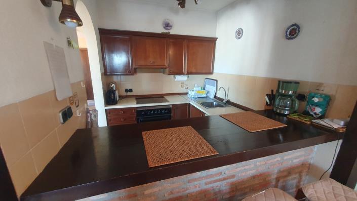 Image No.18-4 Bed Townhouse for sale