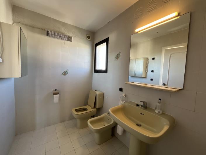 Image No.33-4 Bed Townhouse for sale