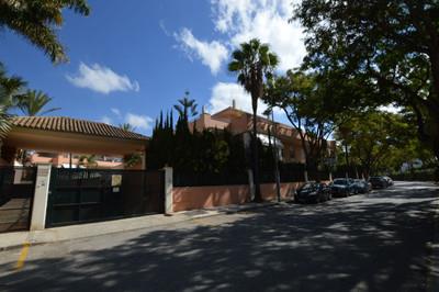 Image No.32-2 Bed Apartment for sale