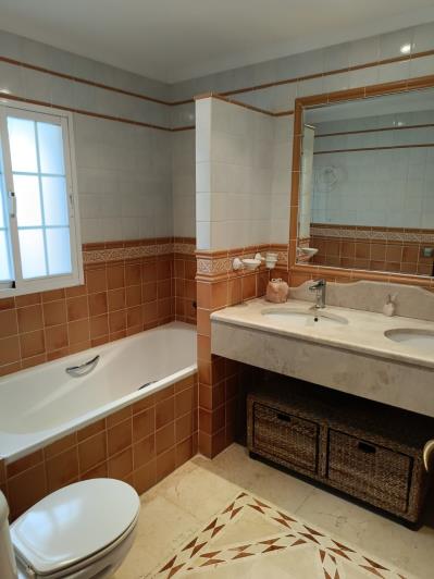 Image No.9-4 Bed Villa for sale