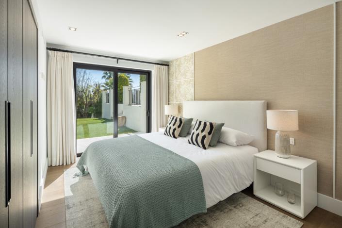 Image No.12-5 Bed Villa for sale