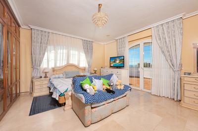 Image No.10-4 Bed Villa for sale