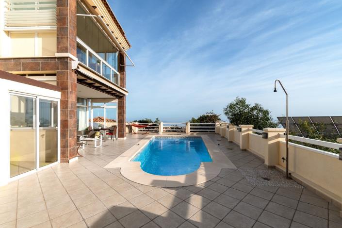 Image No.1-5 Bed Villa for sale