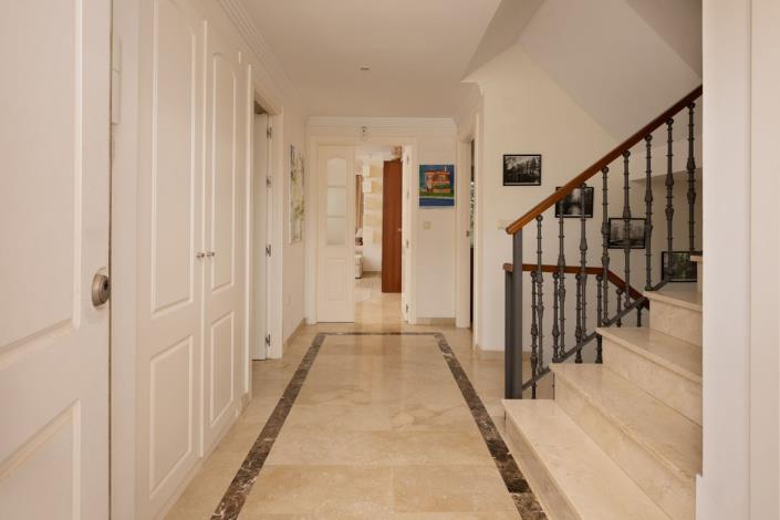 Image No.5-5 Bed Villa for sale