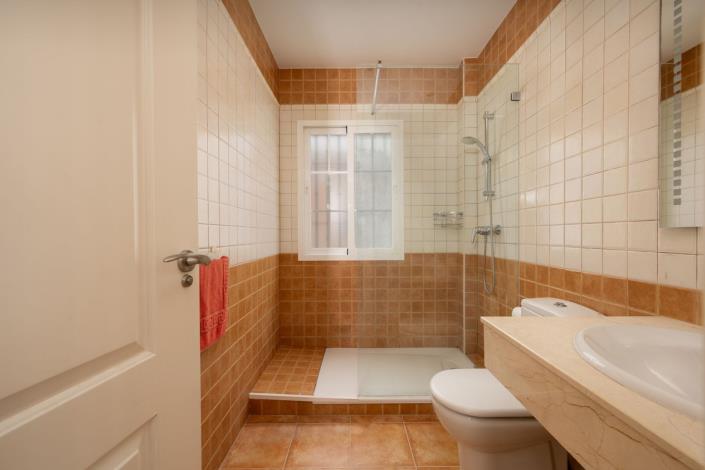 Image No.19-5 Bed Villa for sale