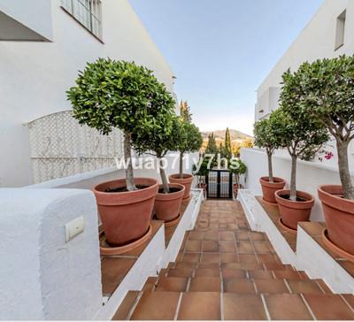 Image No.33-3 Bed Apartment for sale