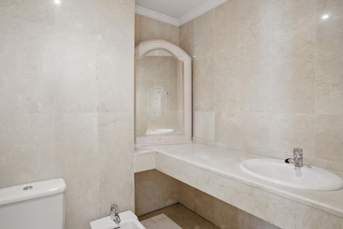 Image No.9-3 Bed Apartment for sale