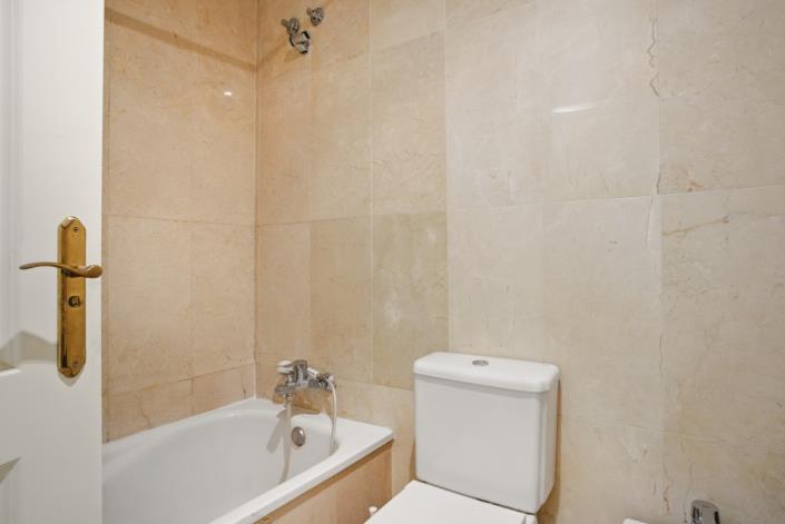 Image No.19-3 Bed Apartment for sale