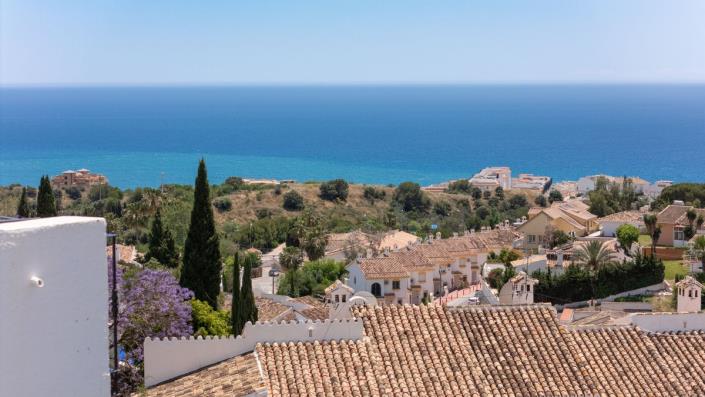 Image No.10-3 Bed Apartment for sale