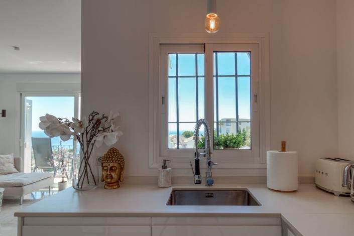 Image No.20-3 Bed Apartment for sale