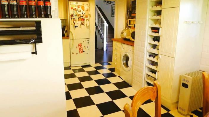 Image No.8-3 Bed Townhouse for sale