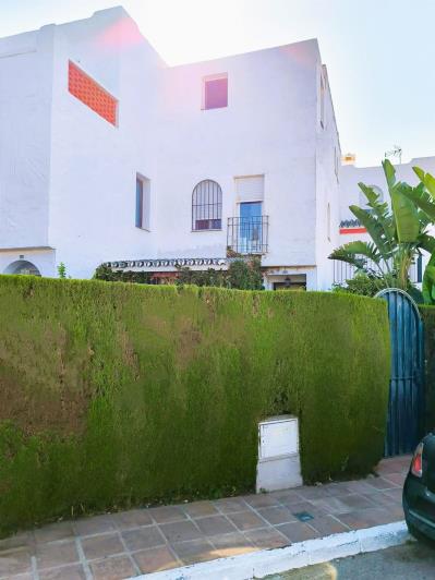 Image No.10-3 Bed Townhouse for sale